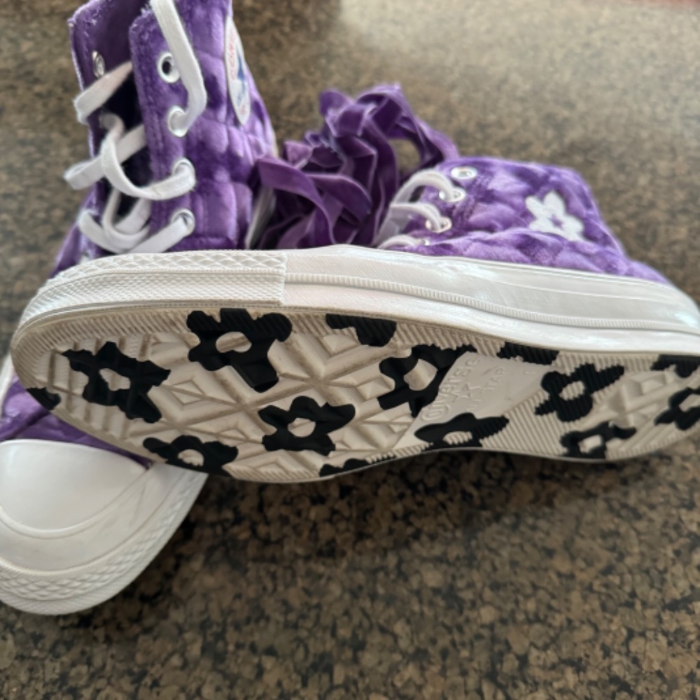 Shoes - Picture 2 of 3